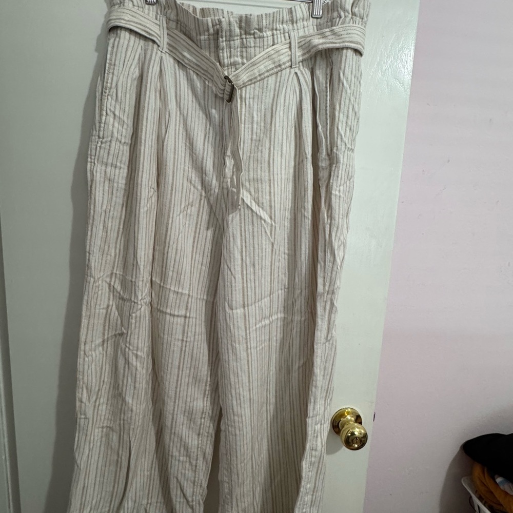 Banana Republic Cream Wide Leg Pants with Relaxed Fit
